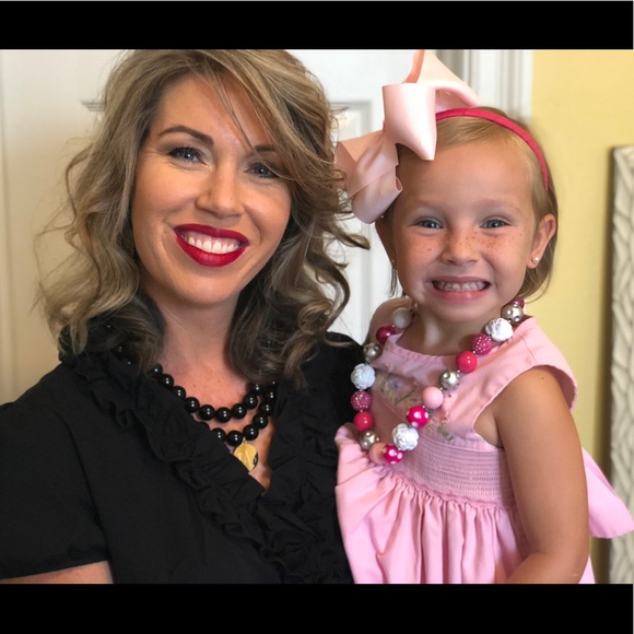 Meet your Posher, Tara 💓 - Picture 2 of 8